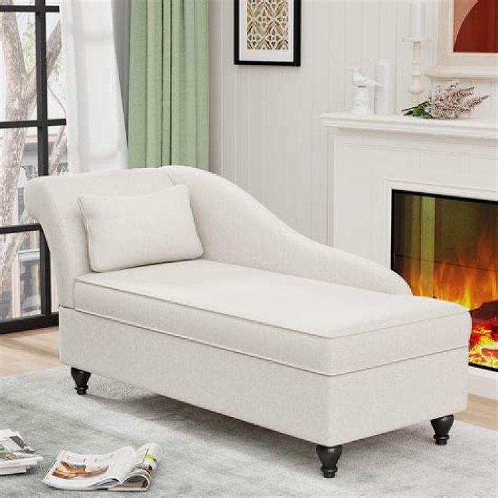 How wide is a chaise lounge?